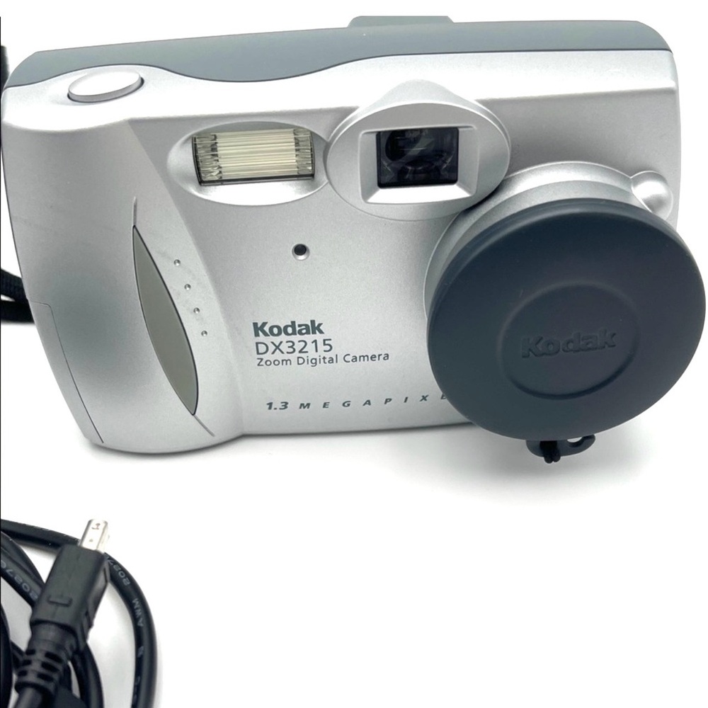 Kodak Silver Digital Camera DX3215 with Black Bag - Picture 2 of 6